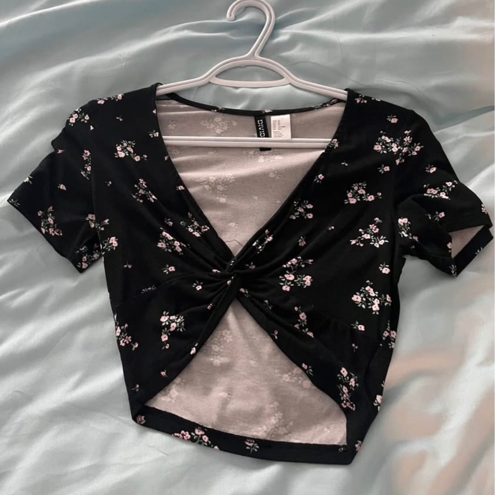 XS Flowery Top